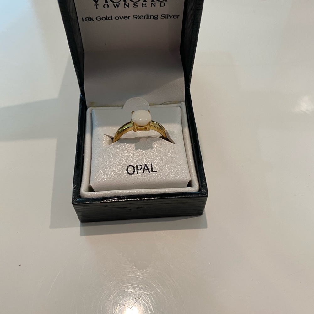 VICTORIA TOWNSEND NATURAL OPAL RING SIZE 7.5